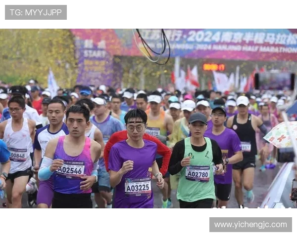 南京街舞队在马拉松大满贯中的力量展现与精彩点评