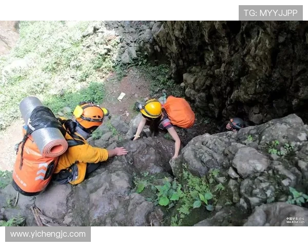 成都攀岩队防反体系解析与攀岩战术的深度探讨