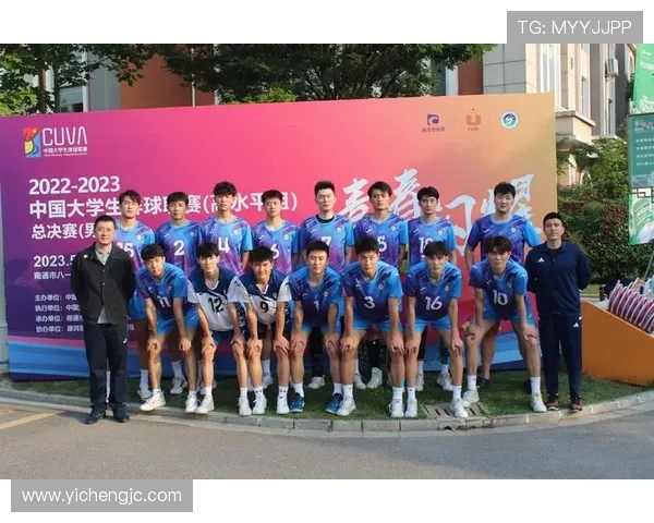 深圳排球队的团队协作之道:聚焦排球运动中的默契与配合 深圳排球队的团队协作之道:聚焦排球运动中的默契与配合