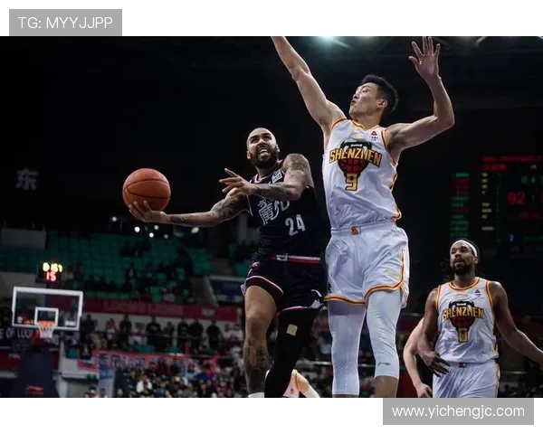 CBA精彩对决广东队与深圳队比赛录像回顾与精彩瞬间分析