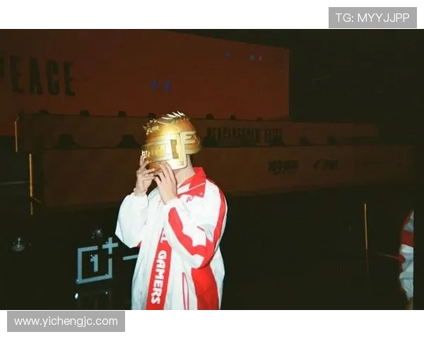 刘强独家分享和平精英游戏心得与技巧助你提升战斗力 刘强独家分享和平精英游戏心得与技巧助你提升战斗力